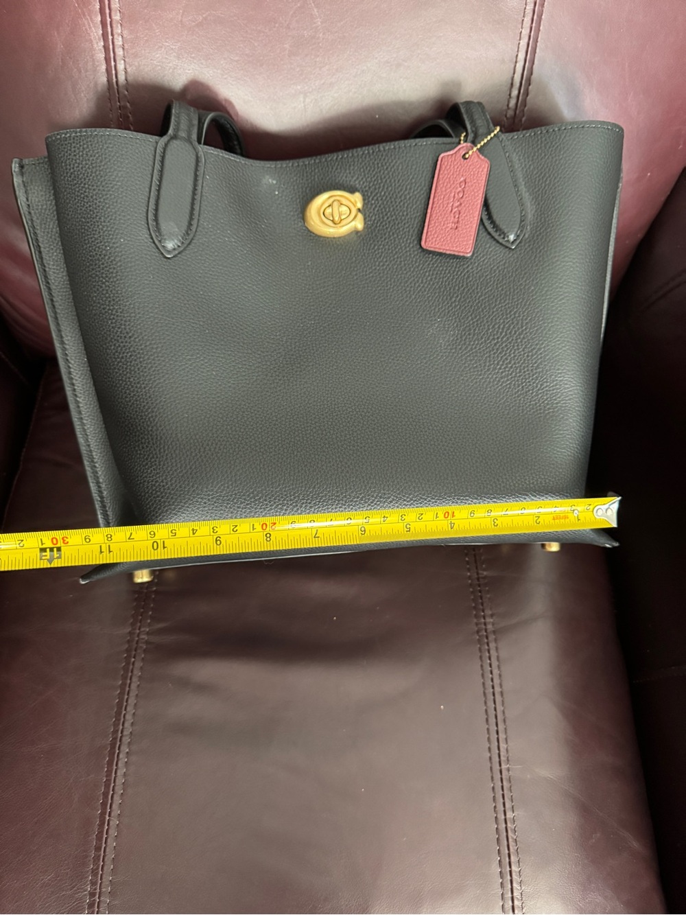 Coach Willis turnlock shoulder bag purse with hangtag